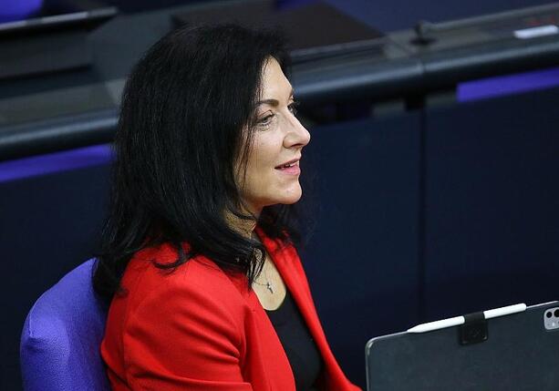 Bild vergr&ouml;&szlig;ern: Meyer Werft erhält Großauftrag - Reiche spricht von Durchbruch