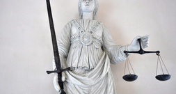 Nach Geburt getöteter Säugling: Mehrjährige Haft für Kindsmutter in Hessen