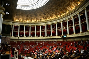 Frankreichs Nationalversammlung verabschiedet Aussetzung der Rentenreform