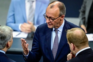 Merz stellt sich Fragen von Abgeordneten - und gibt Regierungserklärung ab