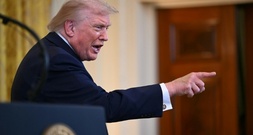 Trump verbietet auch Syrern und Palästinensern Einreise in die USA