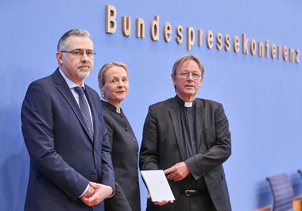 Bild vergr&ouml;&szlig;ern: GKKE hält Ende des Israel-Waffenstopps für verfrüht