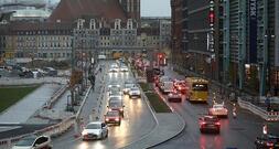 Klingbeil begrüßt EU-Pläne zur teilweisen Abkehr vom Verbrenner-Aus