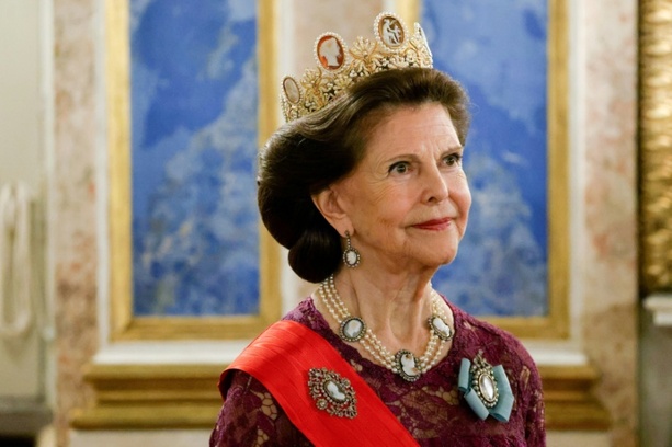 Bild vergr&ouml;&szlig;ern: Schwedische Königin Silvia in Bayern: Monarchin mit Staatsmedaille geehrt