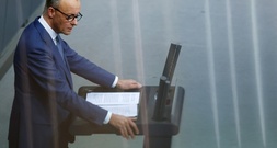 Merz rechtfertigt Verteidigungsausgaben: Wir sind kein Spielball von Großmächten