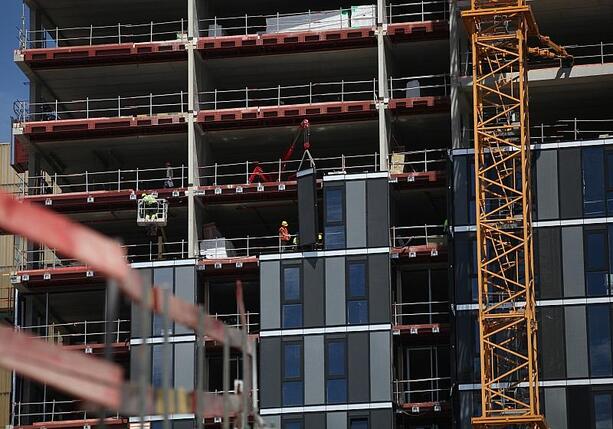 Bild vergr&ouml;&szlig;ern: Deutlich mehr Baugenehmigungen für Wohnungen im Oktober