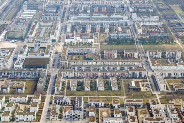 Bild vergr&ouml;&szlig;ern: Keine Wohnungsbesichtigung mit ausländischem Namen: BGH prüft Haftung von Makler