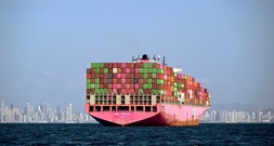 Rekord: Panamakanal bringt dem Staat fast drei Milliarden Dollar ein