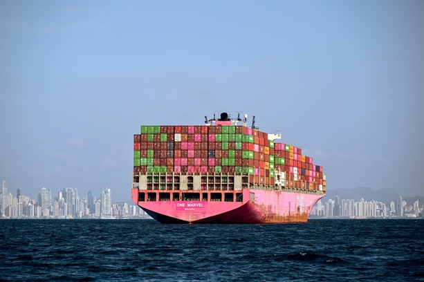 Bild vergr&ouml;&szlig;ern: Rekord: Panamakanal bringt dem Staat fast drei Milliarden Dollar ein