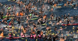 Hunderte gedenken am Bondi Beach in Sydney der Anschlagsopfer