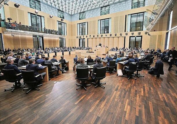 Bild vergr&ouml;&szlig;ern: Bundesrat billigt Bundeshaushalt 2026