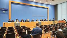 Bundesregierung verteidigt Ukraine-Darlehen