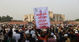Beerdigung in Bangladesch: Zehntausende trauern um getöteten Studentenführer