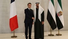 Macron zu Weihnachtsfeier mit französischen Truppen in den Emiraten