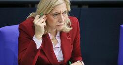 Große Krankenkassen erhöhen Zusatzbeiträge - Kritik an Regierung