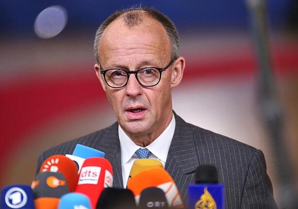 Bild vergr&ouml;&szlig;ern: Rhetorikexperte beurteilt Kommunikation von Merz als desaströs