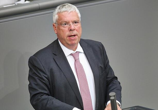 Bild vergr&ouml;&szlig;ern: Hardt hält schnellen Frieden in Ukraine für unwahrscheinlich