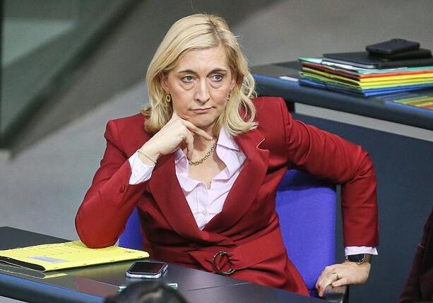 Bild vergr&ouml;&szlig;ern: Krankenkassen weisen Warken-Kritik zurück