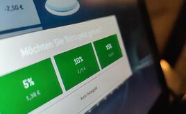 Dehoga lehnt verpflichtende Möglichkeit zur Kartenzahlung ab