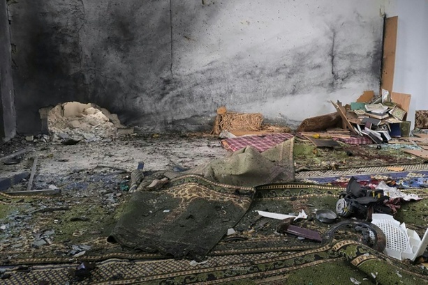 Bild vergr&ouml;&szlig;ern: Acht Tote bei Anschlag auf Moschee in Alawitenviertel in syrischer Stadt Homs