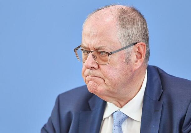 Bild vergr&ouml;&szlig;ern: Peer Steinbrück wirft der SPD Orientierungslosigkeit vor