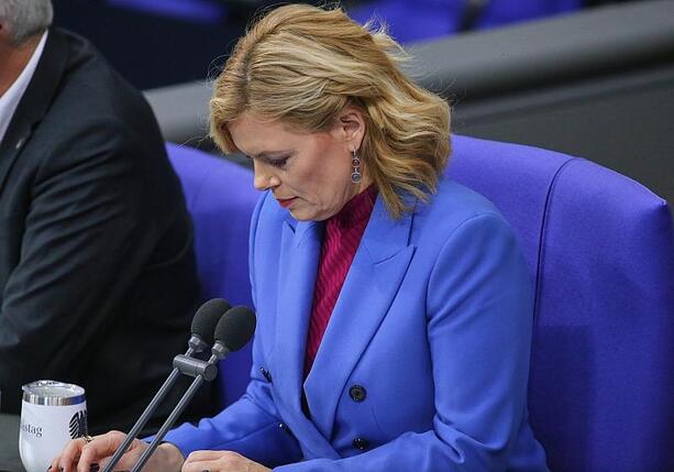 Bild vergr&ouml;&szlig;ern: Bundestagspräsidentin will an Geheimdienstinformationen