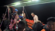 Touristenboot vor Indonesien gesunken - vierköpfige Familie aus Spanien vermisst