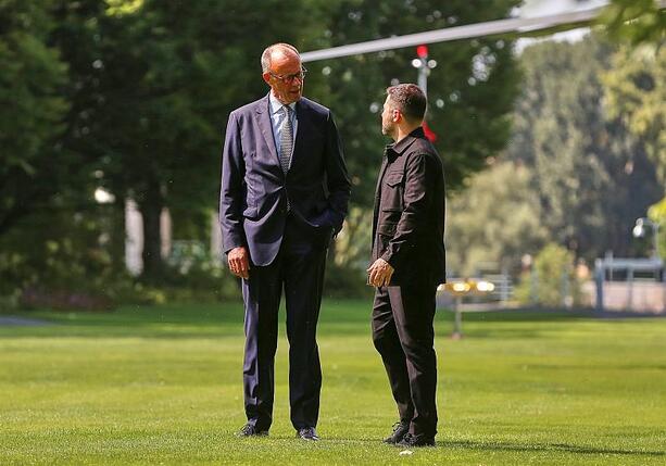 Bild vergr&ouml;&szlig;ern: Merz will in Telefonat mit Selenskyj Details zu Trump-Treffen