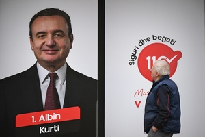 Vorgezogene Neuwahlen im Kosovo inmitten von politischer Krise