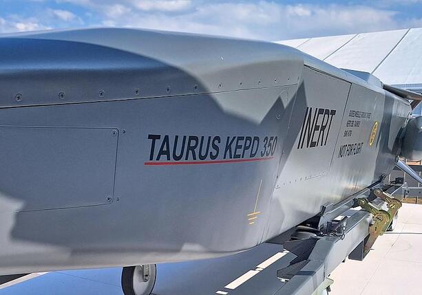 Bild vergr&ouml;&szlig;ern: Nouripour dringt auf Taurus-Lieferung an Ukraine