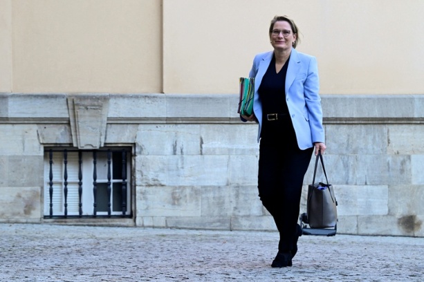 Bild vergr&ouml;&szlig;ern: Justizministerin Hubig will Angriffe auf Ärzte und Polizisten härter bestrafen