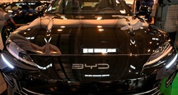 BYD 2025 voraussichtlich weltgrößter E-Autobauer - Tesla überflügelt