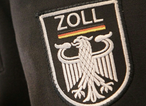 Bild vergr&ouml;&szlig;ern: Krokodilfleisch und Königskobra-Balsam: Zoll deckt illegalen Wildtierhandel auf