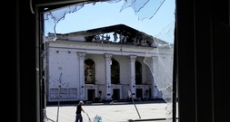 Symbolträchtiges Gebäude: Wiedereröffnung des Theaters von Mariupol durch Russland