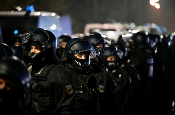 Bild vergr&ouml;&szlig;ern: Mehr als 46.000 Fälle: Höchststand bei Angriffen gegen Polizisten