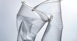 Frankreich verschiebt Verbot von Wegwerf-Plastikbechern um vier Jahre