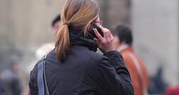 Telefon weiter beliebteste Methode für Neujahrsgrüße