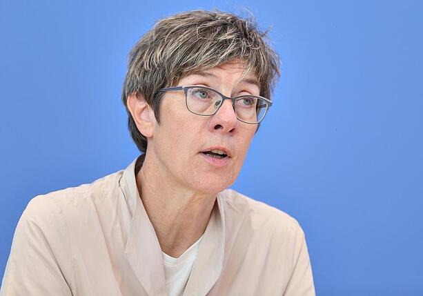 Bild vergr&ouml;&szlig;ern: Kramp-Karrenbauer verteidigt Kampfkandidatur für KAS-Vorsitz