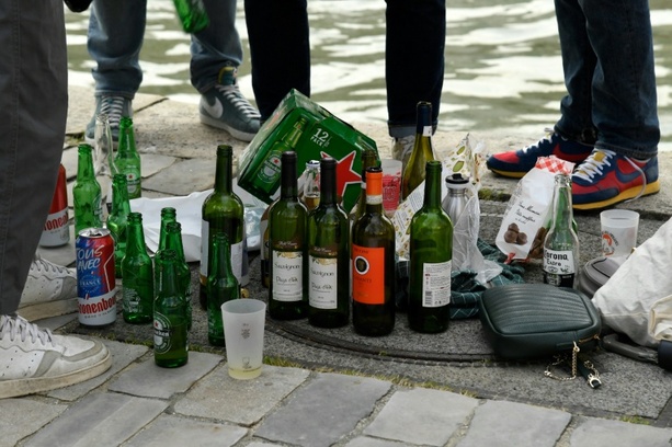 Bild vergr&ouml;&szlig;ern: Barmer: Mehr als eine Million Menschen wegen Alkohol in Behandlung