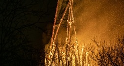 Feuer zerstört Teile von Kirche in Amsterdam - 