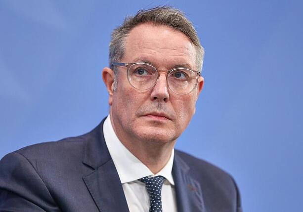 Bild vergr&ouml;&szlig;ern: SPD-Vize Schweitzer will veraltete Forderungen ausmisten