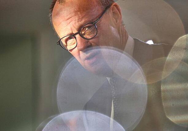 Bild vergr&ouml;&szlig;ern: Merz hält sich mit Kritik an Venezuela-Einsatz der USA zurück