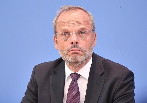 Bild vergr&ouml;&szlig;ern: Klein bestürzt über Brandanschlag in Templin