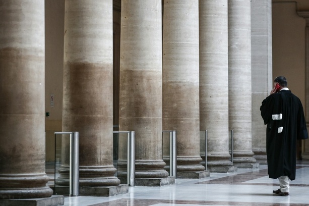 Bild vergr&ouml;&szlig;ern: 14 Frauen betäubt und vergewaltigt: Prozess beginnt in Frankreich