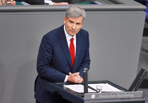 Bild vergr&ouml;&szlig;ern: Hakverdi mahnt konstruktive Diskussion über Grönland an