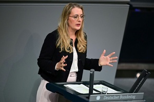 Grüne fordern von Merz Sofortprogramm für die Wirtschaft