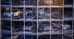 Leichtes Wachstum auf Neuwagenmarkt - Starkes Plus bei E-Autos und Plugin-Hybriden