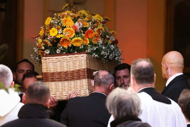 Bild vergr&ouml;&szlig;ern: Familie und Freunde nehmen Abschied von Filmstar und Tierschützerin Brigitte Bardot