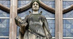 Erwachsenen Sohn mit Axt erschlagen: Vater aus Sachsen-Anhalt muss lange in Haft