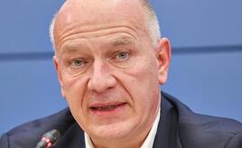 Stromausfall: Grüne und AfD kritisieren Wegner für Tennis-Pause